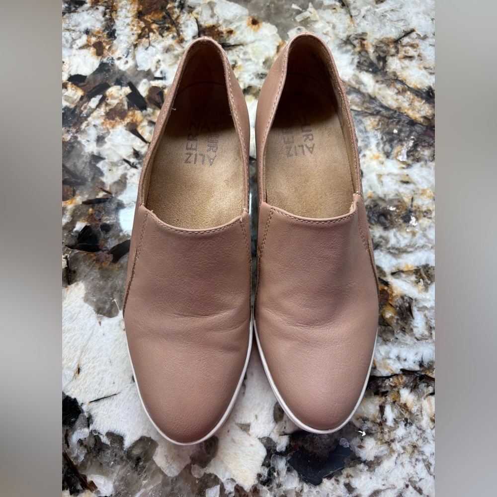 Naturalizer Women's Blush Slip-On Loafers